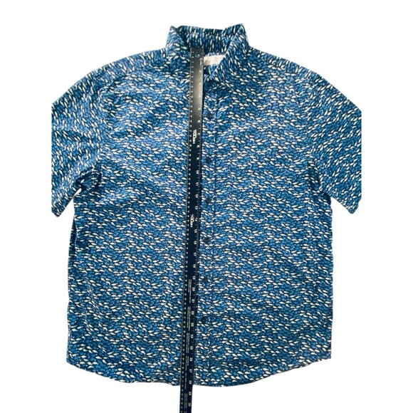 Old Navy Built-In Flex Mens Button Up Everyday Shirt Large Blue Fish Print - Picture 6 of 11